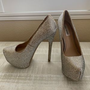 Steve Madden Rhinestone Pumps